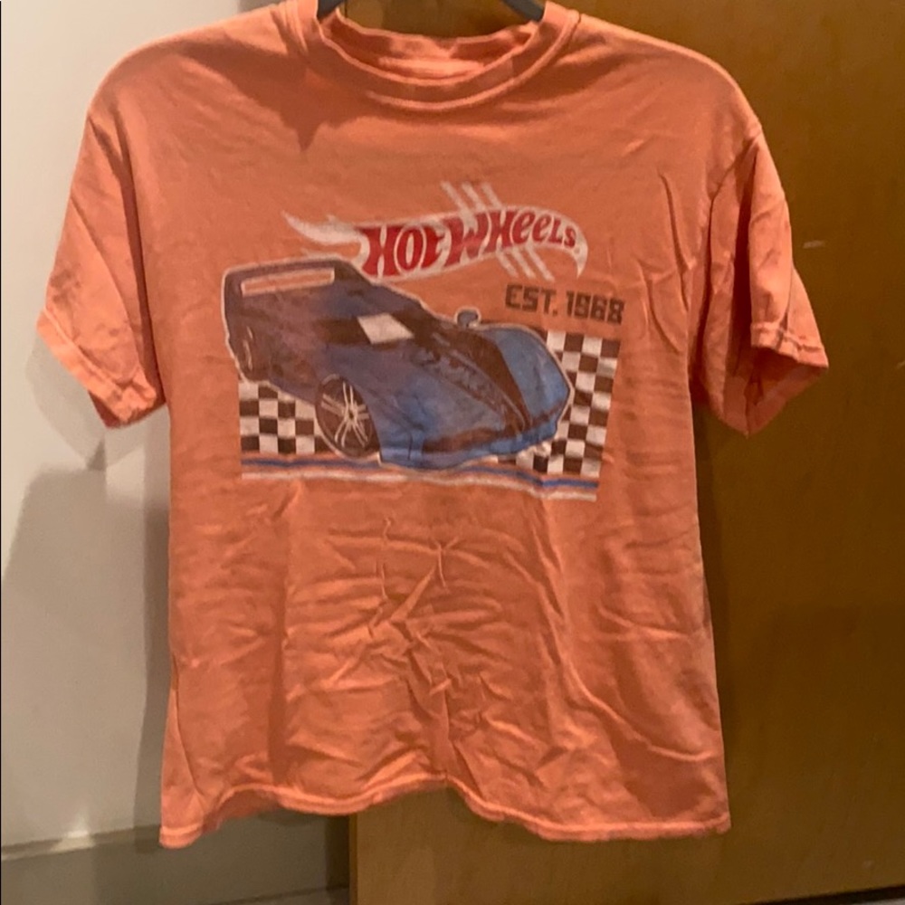 Hot Whees tshirt - medium
